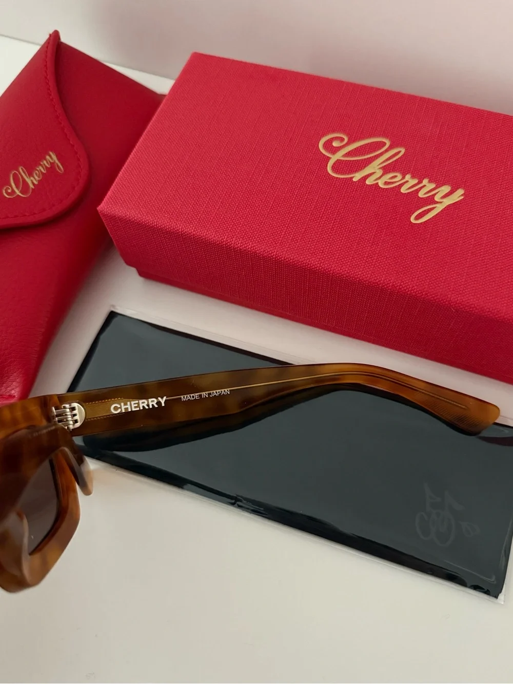 Cherry LA Honey Brown Tortoiseshell Sunglasses